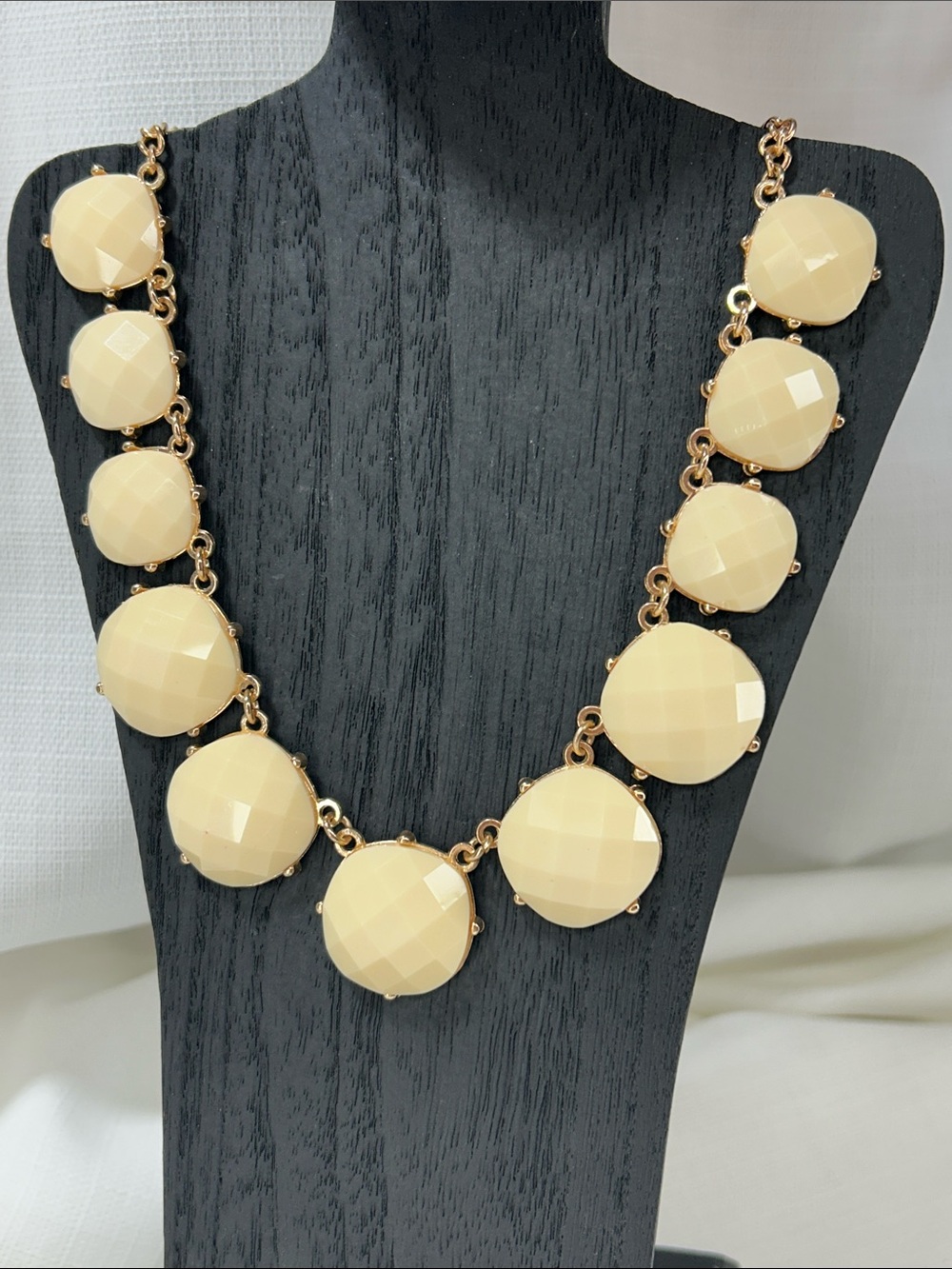 Profits for Poppi822 - Ivory Statement Necklace